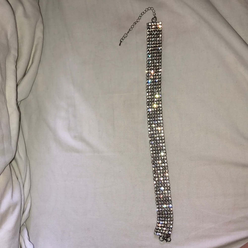 Choker necklace